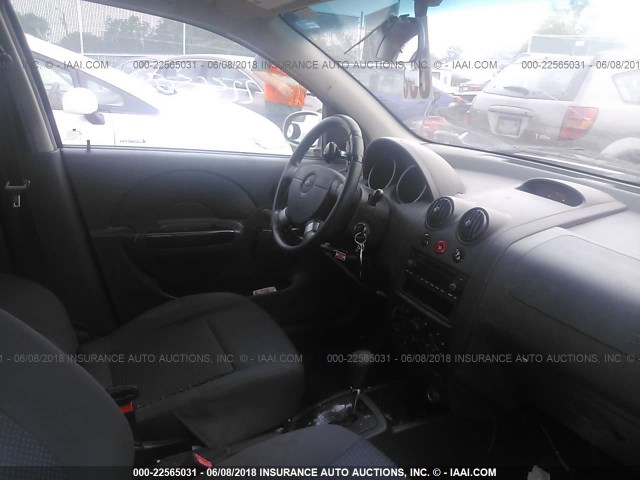 KL1TD66686B622575 - 2006 CHEVROLET AVEO LS SILVER photo 5