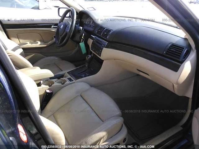 WBAEV53452KM23194 - 2002 BMW 3 SERIES I BLUE photo 5