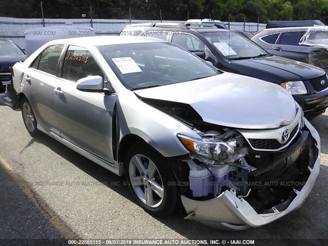 4T1BF1FK3EU766127 - 2014 TOYOTA CAMRY L/SE/LE/XLE ვერცხლისფერი ფოტო 1