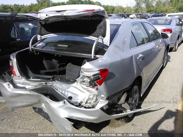 4T1BF1FK3EU766127 - 2014 TOYOTA CAMRY L/SE/LE/XLE ვერცხლისფერი ფოტო 4