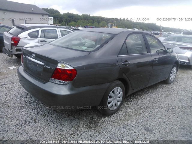 4T1BE32K35U985805 - 2005 TOYOTA CAMRY LE/XLE/SE ნაცრისფერი ფოტო 4