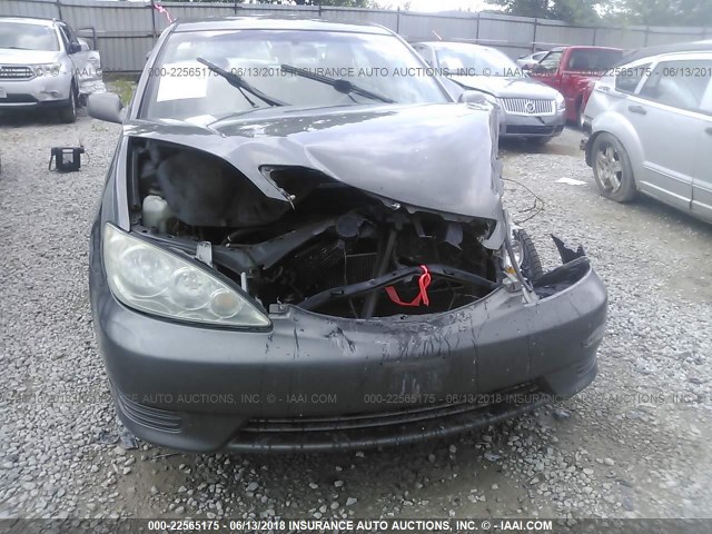 4T1BE32K35U985805 - 2005 TOYOTA CAMRY LE/XLE/SE ნაცრისფერი ფოტო 6