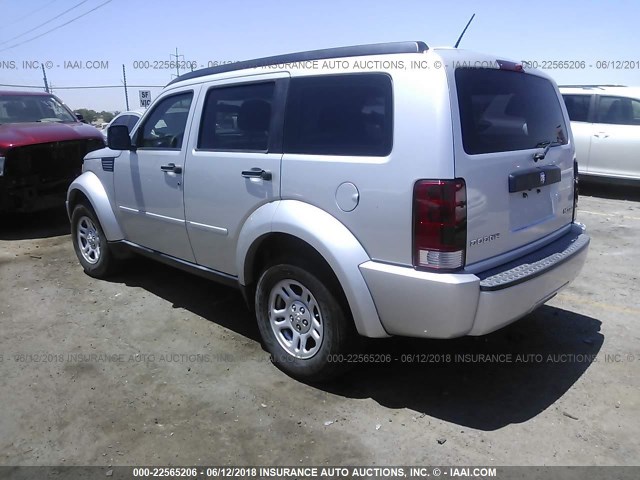 1D4PT2GK3AW111037 - 2010 DODGE NITRO SE SILVER photo 3