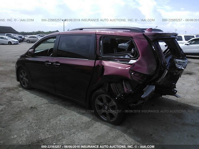 5TDXZ3DC3JS902621 - 2018 TOYOTA SIENNA SE RED photo 3