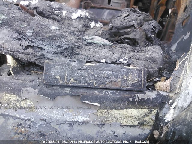 1N6AA1EK9HN534305 - 2017 NISSAN TITAN S WHITE photo 9