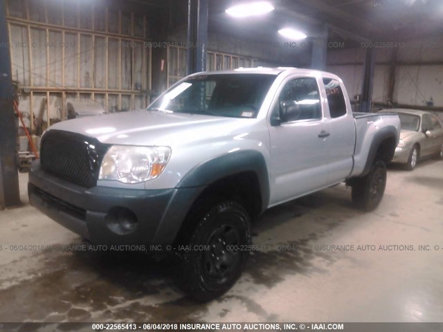 5TEUU42N75Z008240 - 2005 TOYOTA TACOMA ACCESS CAB SILVER photo 2