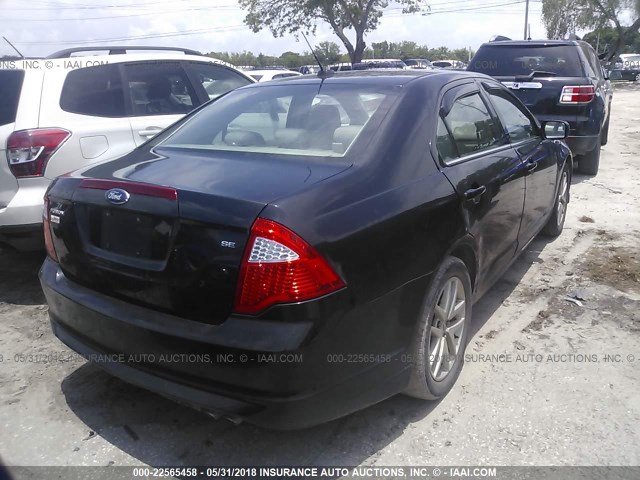 3FAHP0HA1AR263357 - 2010 FORD FUSION SE BLACK photo 4