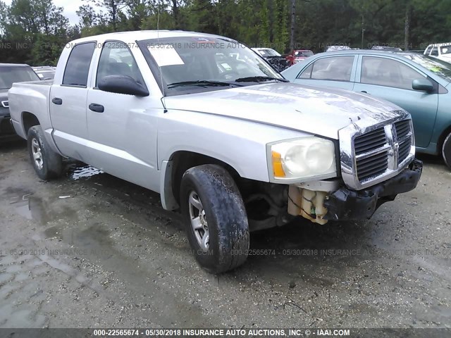 1D7HE28K15S263010 - 2005 DODGE DAKOTA QUAD/ST SILVER photo 1