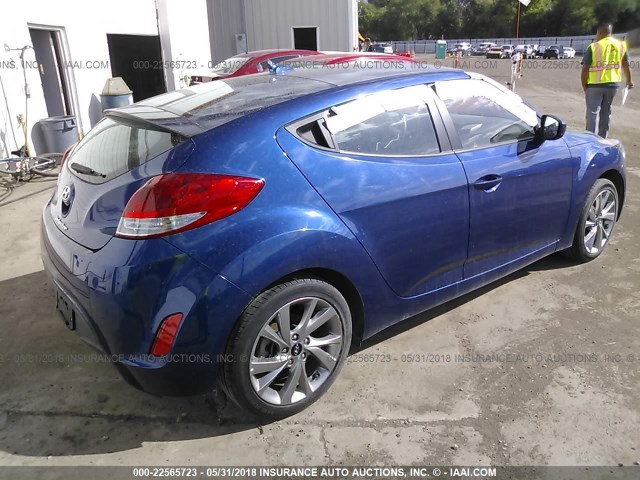 KMHTC6AD7HU310395 - 2017 HYUNDAI VELOSTER BLUE photo 4