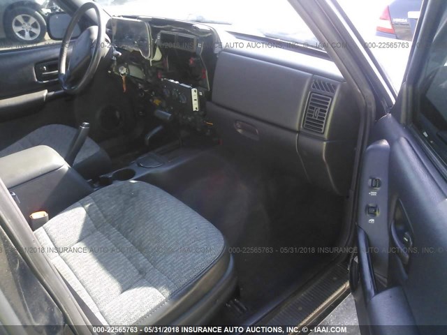 1J4FF48S5YL262669 - 2000 JEEP CHEROKEE SPORT BLACK photo 5