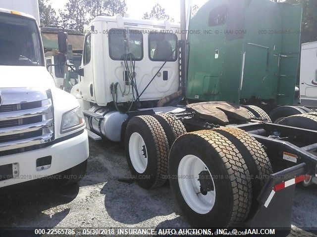 1FUJGEDV6BSAY8414 - 2011 FREIGHTLINER CASCADIA 125  WHITE photo 3