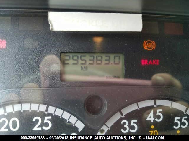 1FUJGEDV6BSAY8414 - 2011 FREIGHTLINER CASCADIA 125  WHITE photo 6