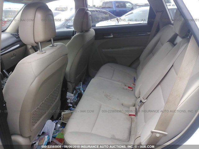 5XYKTDA20DG404388 - 2013 KIA SORENTO LX WHITE photo 8
