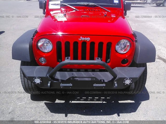 1C4BJWDG9HL580889 - 2017 JEEP WRANGLER UNLIMITE SPORT RED photo 6