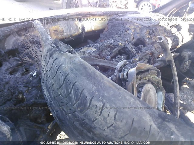 4T1BG22KXVU789204 - 1997 TOYOTA CAMRY CE/LE/XLE SILVER photo 7