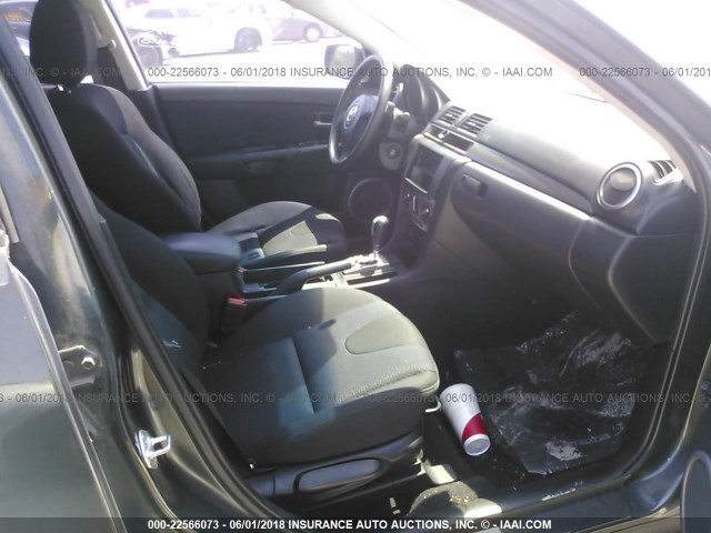 JM1BK143371650152 - 2007 MAZDA 3 HATCHBACK GRAY photo 5