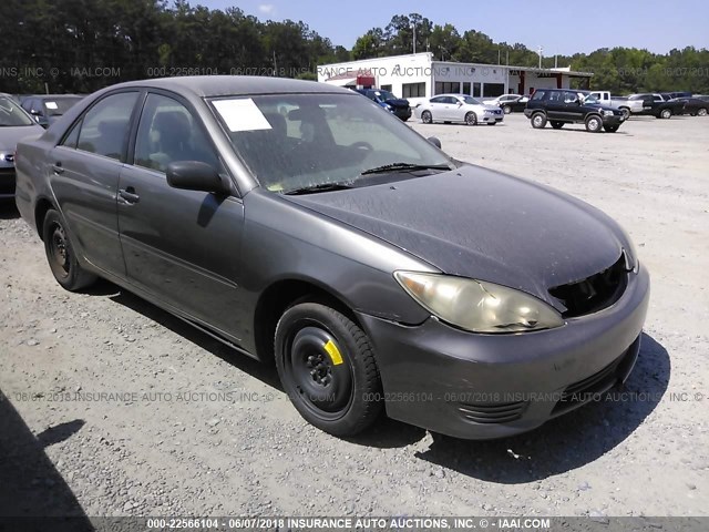 4T1BE32K05U963213 - 2005 TOYOTA CAMRY LE/XLE/SE ნაცრისფერი ფოტო 1