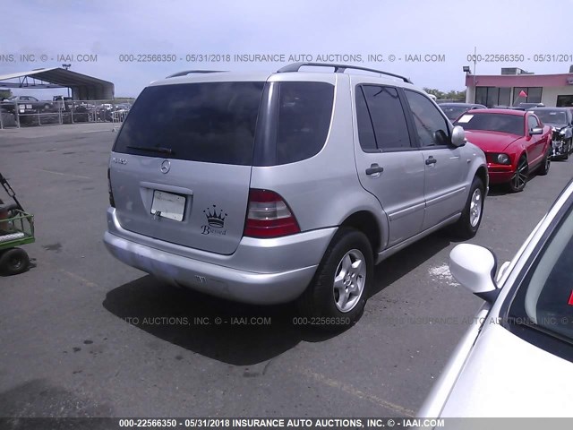 4JGAB54E0YA183368 - 2000 MERCEDES-BENZ ML 320 SILVER photo 4