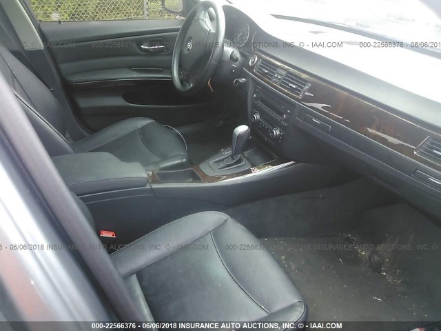 WBAPK5C53BF121681 - 2011 BMW 328 XI SULEV SILVER photo 5