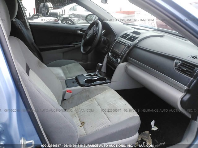 4T1BF1FK0CU548319 - 2012 TOYOTA CAMRY SE/LE/XLE 蓝色 照片 5