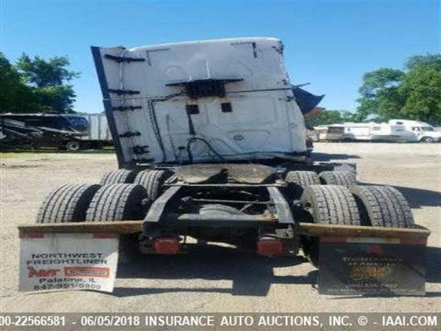 3AKJGLD5XGSHC7092 - 2016 FREIGHTLINER CASCADIA 125  WHITE photo 6