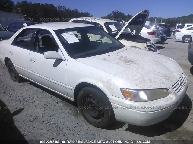 4T1BF28K0XU083355 - 1999 TOYOTA CAMRY LE/XLE WHITE photo 1