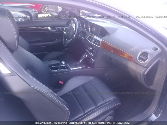 WDDGJ5HB0CF736474 - 2012 MERCEDES-BENZ C 350 BLACK photo 5