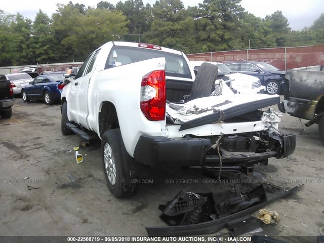 5TFRM5F14GX105585 - 2016 TOYOTA TUNDRA DOUBLE CAB SR/SR5 WHITE photo 3