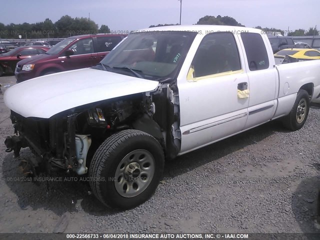 2GTEC19VX51321346 - 2005 GMC NEW SIERRA C1500 WHITE photo 2