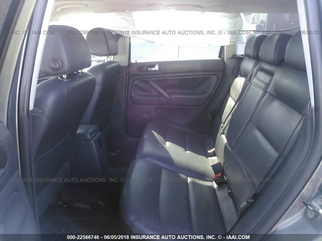 WVWCD63B95E119225 - 2005 VOLKSWAGEN PASSAT GLS GRAY photo 8