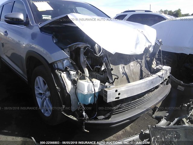 5TDZKRFH2GS135040 - 2016 TOYOTA HIGHLANDER LE/LE PLUS SILVER photo 6