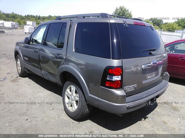 1FMEU73E06UA19557 - 2006 FORD EXPLORER XLT TAN photo 3