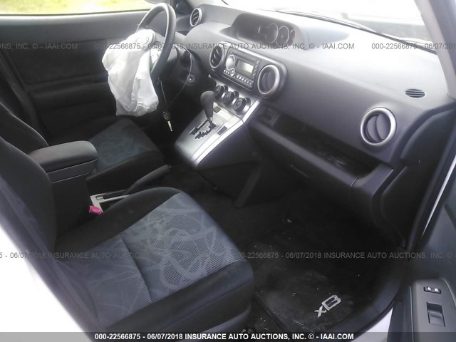 JTLZE4FE2B1128664 - 2011 TOYOTA SCION XB თეთრი ფოტო 5