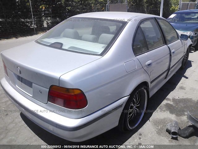 WBADM6335XBY25235 - 1999 BMW 528 I AUTOMATIC GRAY photo 4