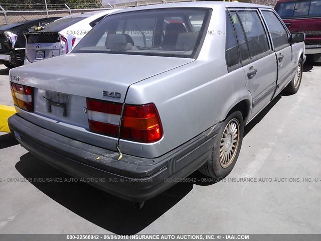 YV1JS831XP1111199 - 1993 VOLVO 940 SILVER photo 4