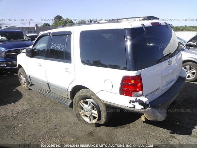 1FMPU16W93LC48458 - 2003 FORD EXPEDITION XLT WHITE photo 3