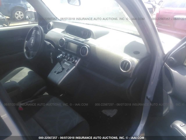 JTLZE4FE9DJ040438 - 2013 TOYOTA SCION XB Silber Foto 5