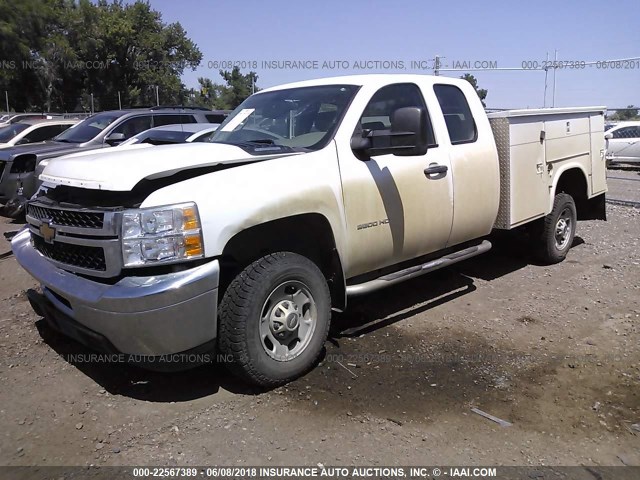 1GB2KVCG7BZ150859 - 2011 CHEVROLET SILVERADO K2500 HEAVY DUTY WHITE photo 2