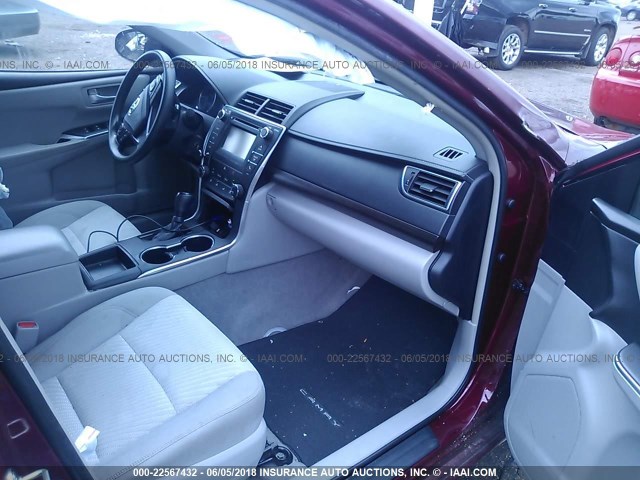 4T1BF1FK2GU598094 - 2016 TOYOTA CAMRY LE/XLE/SE/XSE RED photo 5