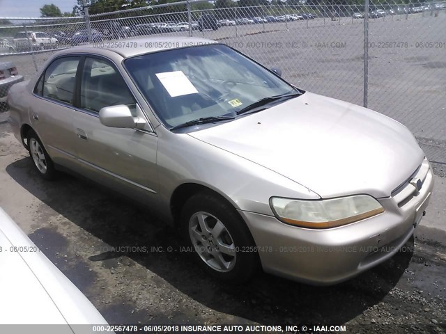 1HGCG6697YA110410 - 2000 HONDA ACCORD SE GOLD photo 1