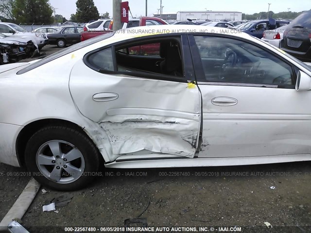 2G2WP552361285565 - 2006 PONTIAC GRAND PRIX WHITE photo 6