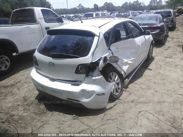 JM1BK143941176719 - 2004 MAZDA 3 HATCHBACK WHITE photo 4