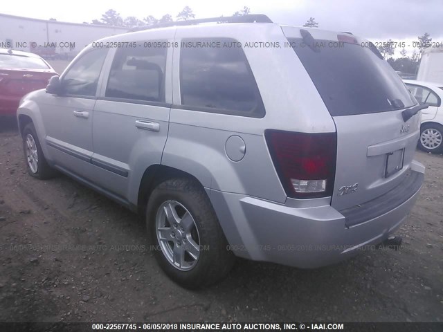 1J8GR48K17C534398 - 2007 JEEP GRAND CHEROKEE LAREDO/COLUMBIA/FREEDOM SILVER photo 3