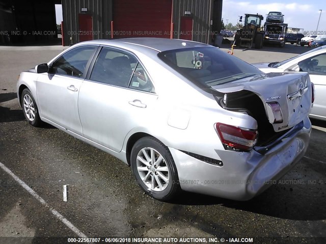 4T1BF3EK5AU054516 - 2010 TOYOTA CAMRY SE/LE/XLE 银色 照片 3