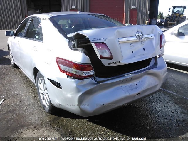 4T1BF3EK5AU054516 - 2010 TOYOTA CAMRY SE/LE/XLE SILVER photo 6