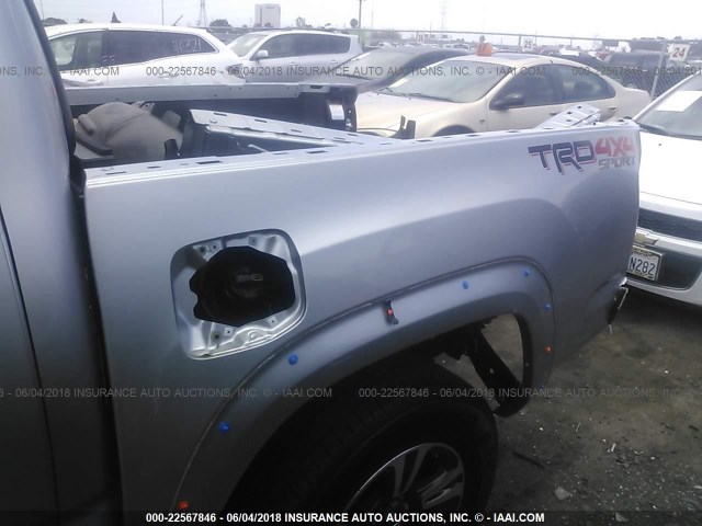 3TMCZ5AN0JM132491 - 2018 TOYOTA TACOMA DBL CAB/SR/TRDSPT/OR/PRO Gümüş foto 6