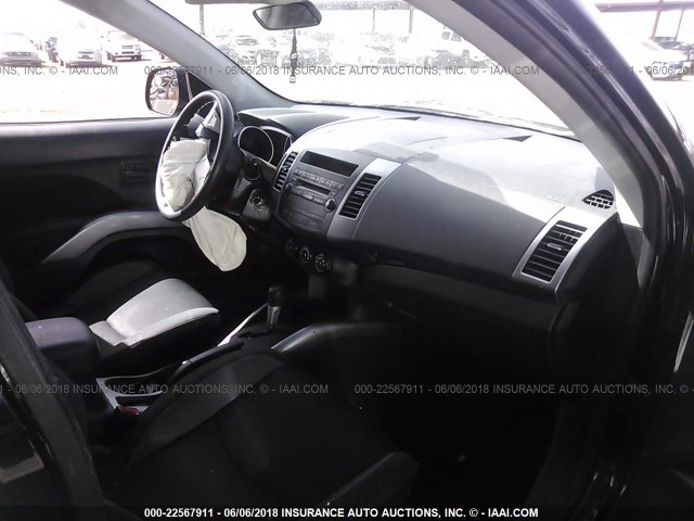JA4LS21W28Z005840 - 2008 MITSUBISHI OUTLANDER ES შავი ფოტო 5
