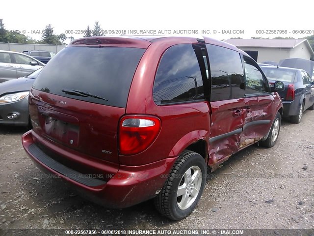 1D4GP45R56B535642 - 2006 DODGE CARAVAN SXT RED photo 4