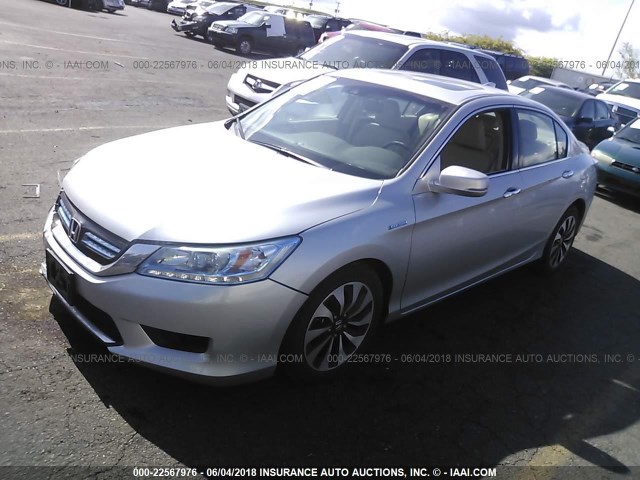 1HGCR6F78EA002074 - 2014 HONDA ACCORD HYBRID/TOURING SILVER photo 2