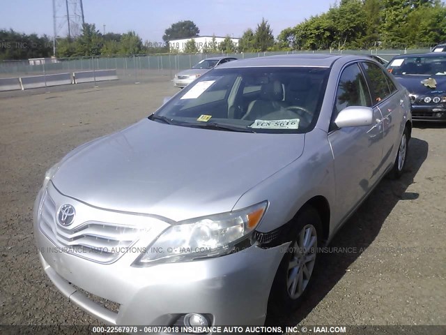 4T1BK3EK9AU100585 - 2010 TOYOTA CAMRY SE/LE/XLE 银色 照片 2